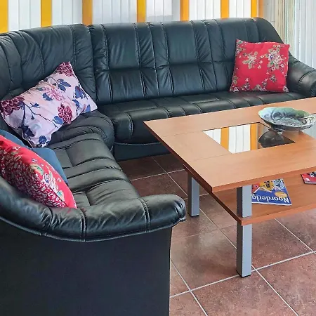 6 Person Holiday In